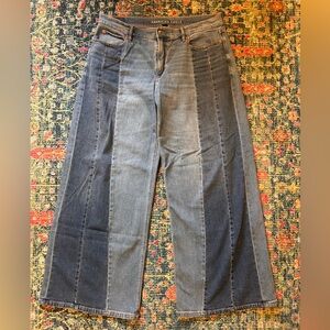 American Eagle Outfitters Low rise Ultra Wide leg Jean.